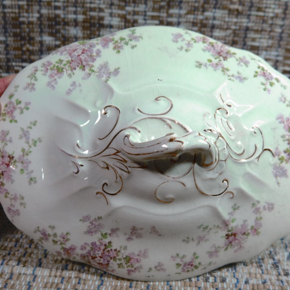 Etruria-Mellor & Co Covered Vegetable Dish with Lid, Gold Accents - Picture 4 of 12